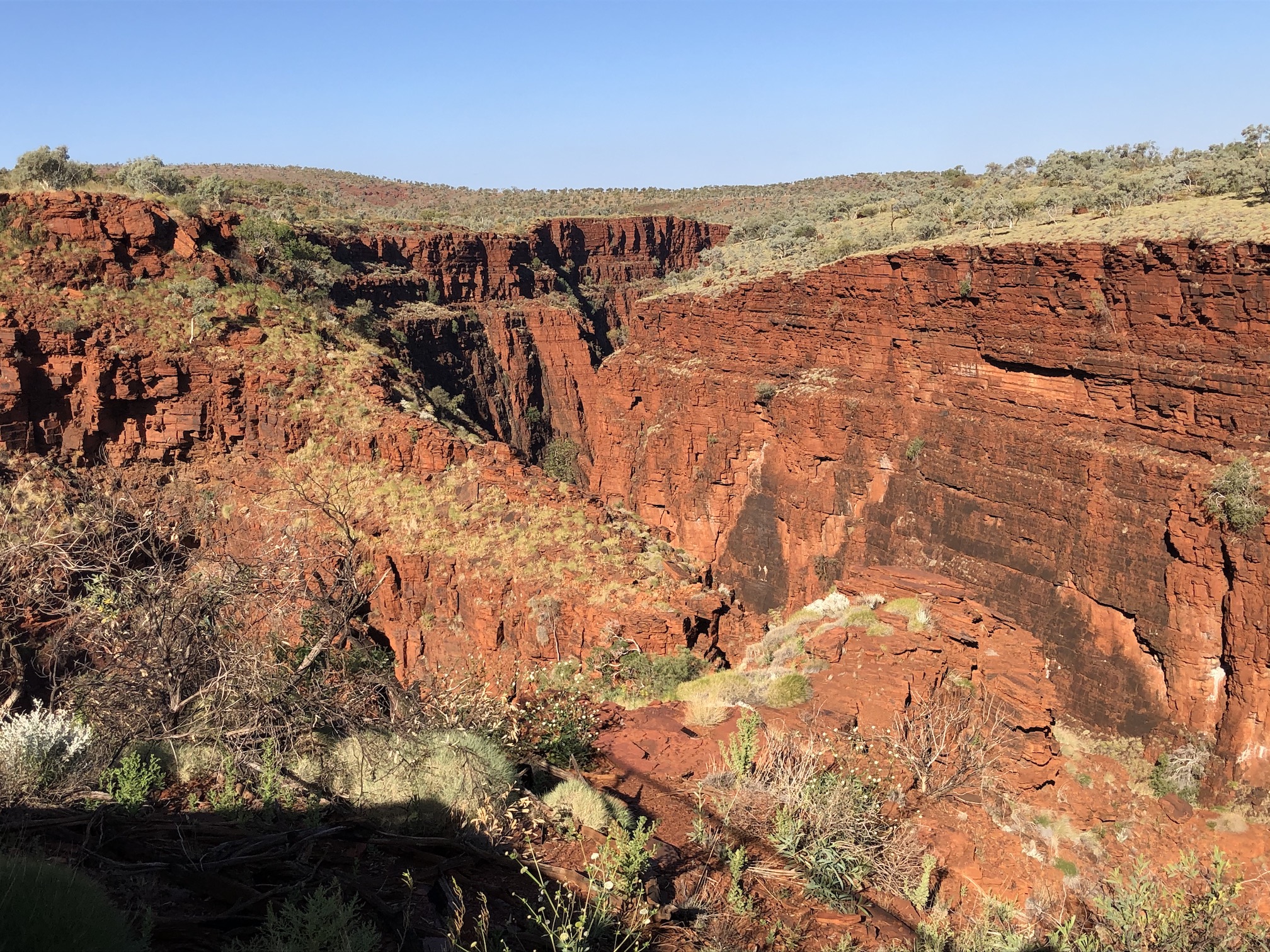 2020-07-23  Winding Karijini gorge