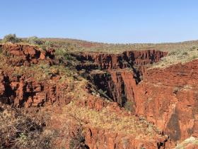 2020-07-23  Winding Karijini gorge